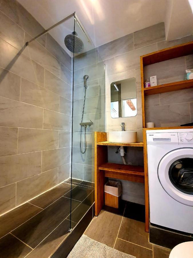 Freshly Tastefully Renovated Apartments In Heart Of Old Antibes Exteriör bild