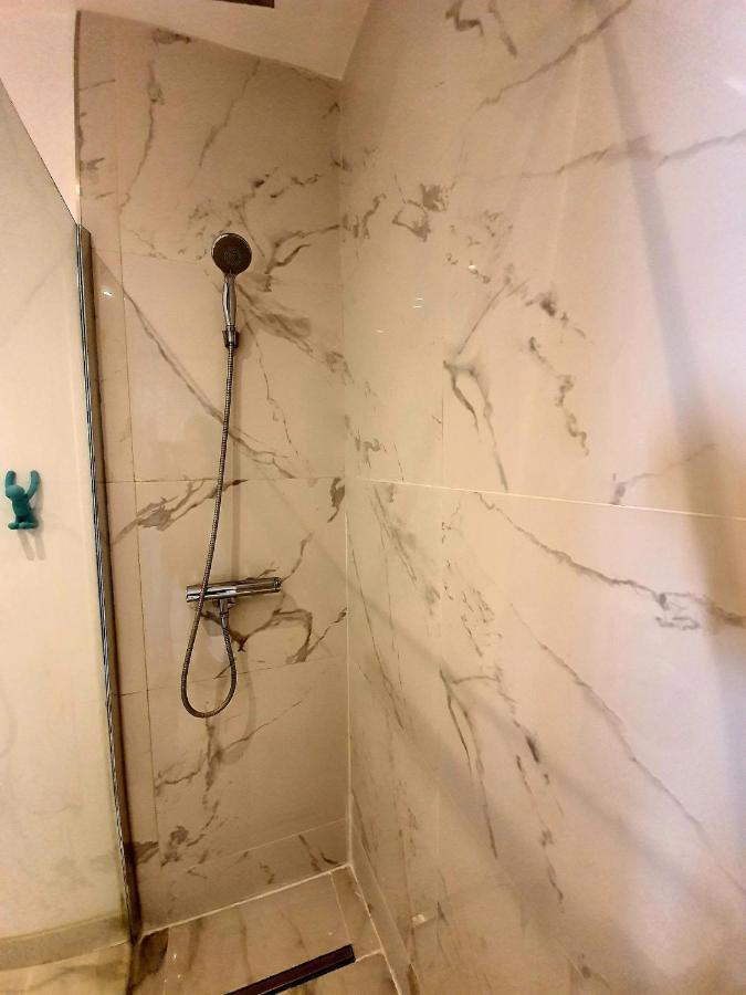 Freshly Tastefully Renovated Apartments In Heart Of Old Antibes Exteriör bild